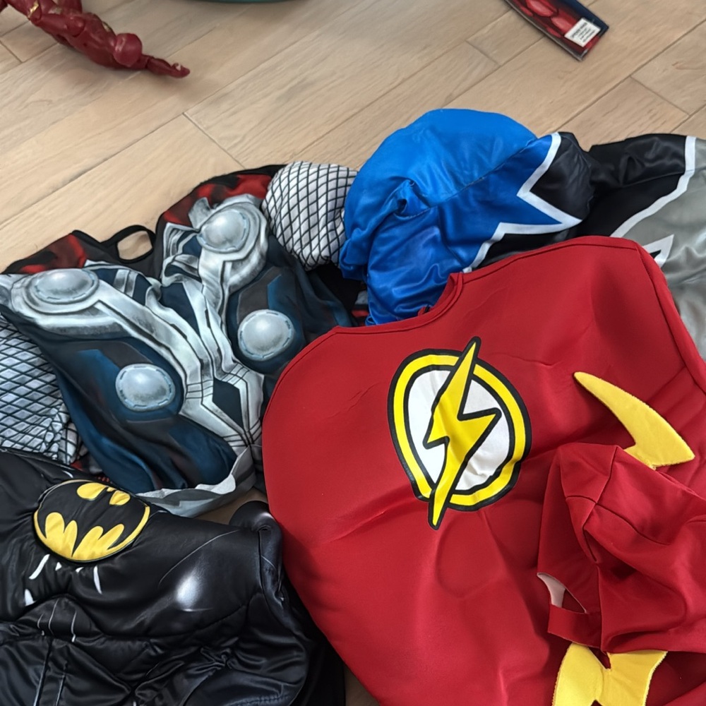 Dynamic Superhero Costume Set for Kids  - everything in pictures